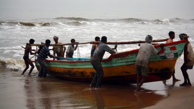 Sri Lankan Navy Arrests 19 Indian Fishermen With Two Trawlers Near Delft Island in Palk Bay, Says Tamil Nadu Fishermen Association (Watch Video)