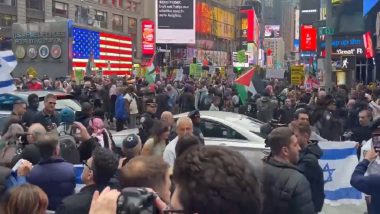 Israel, Palestine Supporters Come Face-to-Face at Times Square in New York City Amid Clashes Between Hamas and Israeli Forces (Watch Video)