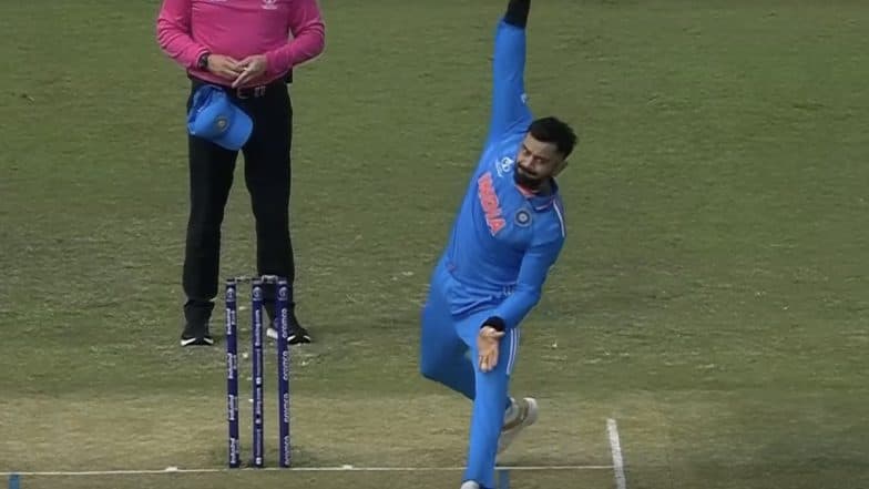 Virat Kohli Bowling Video: Watch India’s Star Batter Complete Hardik Pandya’s Over After All-Rounder Suffers Injury During IND vs BAN ICC Cricket World Cup 2023 Match