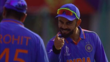 Virat Kohli Points to Rohit Sharma While Celebrating After Ravindra Jadeja Dismisses Alex Carey During IND vs AUS ICC Cricket World Cup 2023 Match, Video Goes Viral!