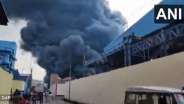 West Bengal Fire Video: Massive Blaze Erupts at Edible Oil Godown in Howrah, 15 Engines Working to Douse It