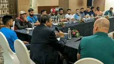 PCB Chief Zaka Ashraf Gives Pep Talk to Pakistan Team Ahead of Blockbuster Match Against India in ICC Cricket World Cup 2023