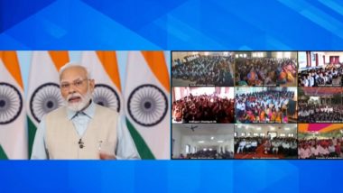 Maharashtra: PM Narendra Modi Launches 511 Skill Developments Centers in Honour of Pramod Mahajan (Watch Video)