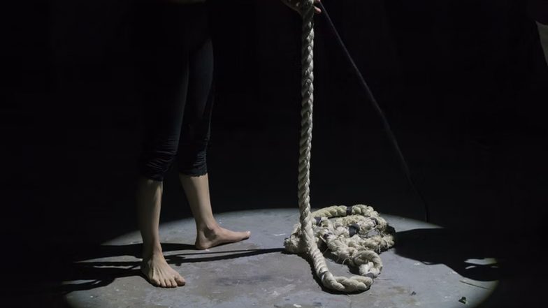 Uttar Pradesh Shocker: Girl Dies by Suicide After Two Stalkers Blackmailed With Videos of Her Bathing in Agra
