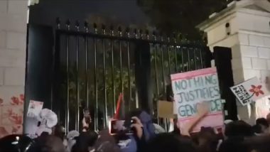 US: White House Entrance Allegedly Smeared With Red Paint Amid Massive ‘Free Palestine’ March Across Washington, DC (Watch Videos)