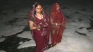 Chhath Puja 2023: Devotees Offer Morning 'Araghya' in Knee-deep Toxic Foam in Yamuna (Watch Videos)