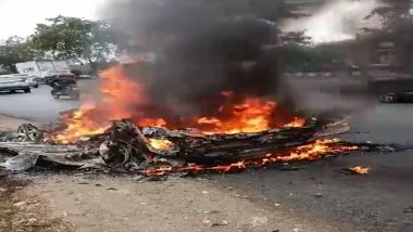 Jaguar Fire in Gurugram Video: Luxury Car Goes Up in Flames on Busy NH48, All Passengers Safe