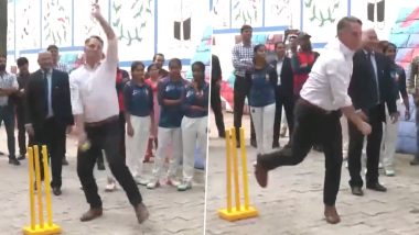 Delhi: Australian Deputy PM Richard Marles Displays Cricket Skills in Arun Jaitley Stadium (Watch Video)