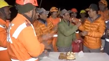 Uttarakhand Tunnel Rescue Operation: Successful Silkyara Tunnel Operation Celebrated With Joy and Cake by NDRF Personnel (Watch Video)