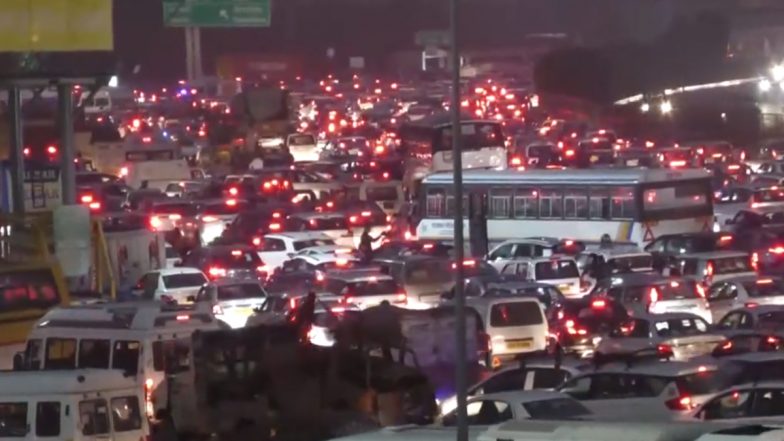 Diwali 2023: Massive Traffic Jam at Gurugram-Delhi Expressway Ahead of Deepawali (Watch Video)