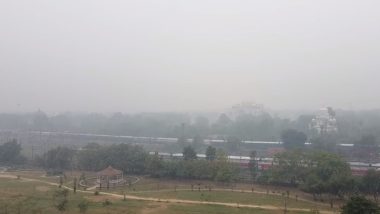 Delhi Air Pollution: Parts of National Capital Wake Up to ‘Severe’ Air Quality, AQI Crosses 400 Mark (Watch Video)