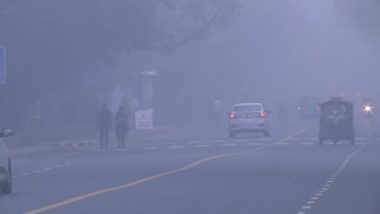 Delhi Air Pollution: Air Quality Index Continues To Remain in ‘Very Poor’ Category in National Capital (Watch Video)