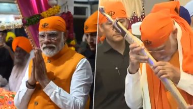 Guru Nanak Jayanti 2023: PM Narendra Modi Pays Obeisance at Ameerpet Gurudwara in Telangana’s Hyderabad on Gurpurab (Watch Video)