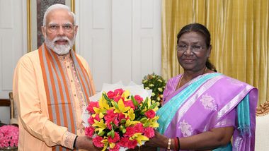 Diwali 2023: PM Narendra Modi Calls on President Droupadi Murmu at Rashtrapati Bhavan on Occasion of Deepavali Festival (See Pics)