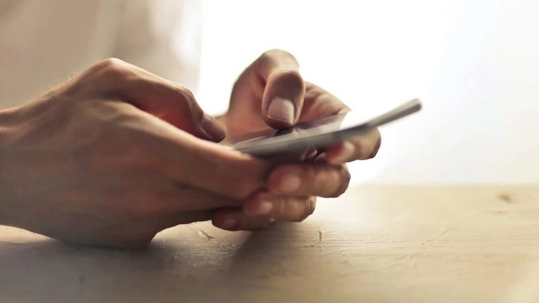 China Smartphone Sales Up 6.6% in Q4 2023 After 10 Consecutive Quarters of Decline