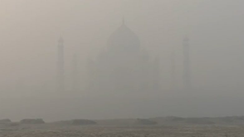 Taj Mahal Engulfed by Smog as Air Quality Deteriorates in Agra, Video of Haze Enveloping Historical Monument Surfaces