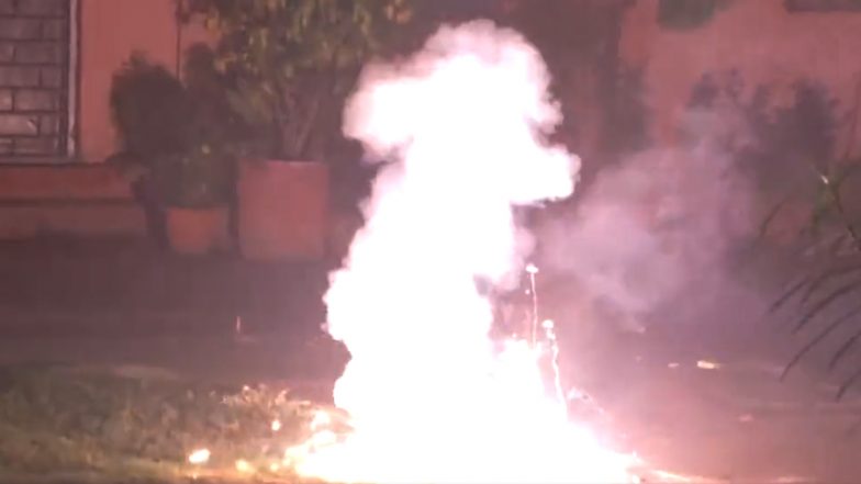 Diwali 2023: People Across Country Celebrate Deepavali Festival, Transcending Religious and Cultural Barriers by Decorating Houses With ‘Diyas’, Rangolis and Flowers (Watch Videos)