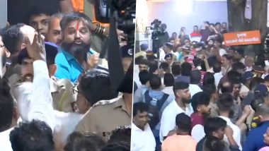 Mumbai: Scuffle Breaks Out Between Eknath Shinde and Uddhav Thackeray Faction at Bal Thackeray Memorial in Shivaji Park, Case Registered (Watch Video)
