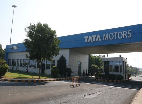Business News | Tata Motors' Subsidiary Signs MoU with Jaguar to Develop Premium EVs