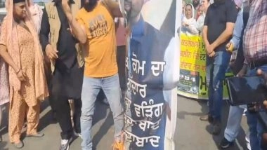 India News | Punjab: Anti-Sikh Riots Victims Burn Effigy of Congress Leader Kamal Nath in Ludhiana