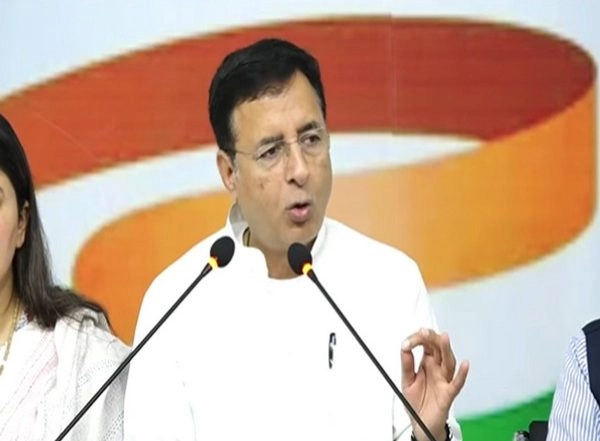 India News | Congress Leader Randeep Surjewala Accuses MP Govt of Covering Up Patwari Recruitment Scam