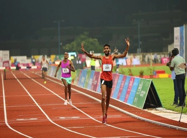 Sports News | Sunil Joliya Jinabhai of Gujarat Breaks National Games Record to Win Steeplechase Gold