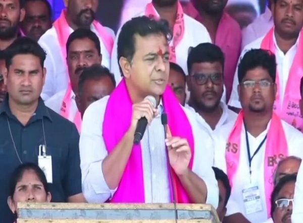 India News | Congress, BJP Top Brass Landing in Telangana to Defeat 52 Kg KCR: KT Rama Rao