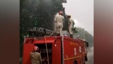 India News | Delhi Fire Services Starts Spraying Water to Curb Pollution