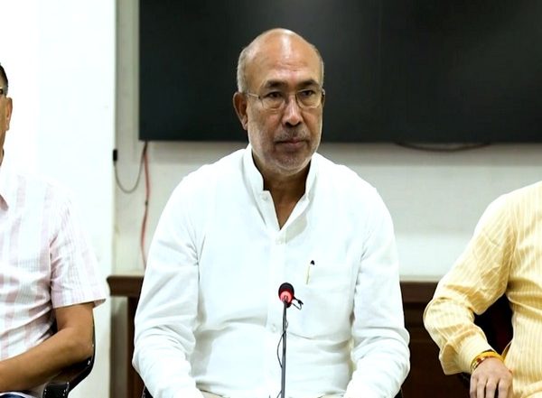 India News | Manipur CM Appreciates Shirui Village's Initiative to Ban Air Guns, Firearms to Prevent Animal, Bird Hunting