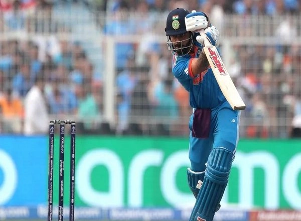Sports News | Birthday Boy Virat Kohli's Record-equalling 49th ODI Ton Guides India to 326/5 Against South Africa