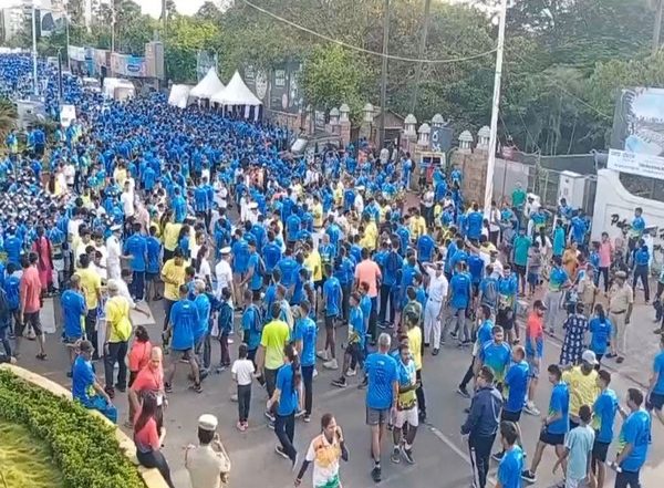 India News | Visakhapatnam: 8th Edition of Vizag Navy Marathon Witnesses Overwhelming Participation