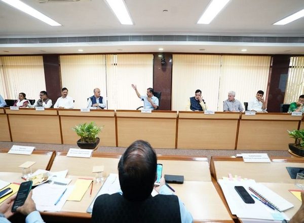 India News | Delhi Air Pollution: CM Arvind Kejriwal Chairs High-level Meeting