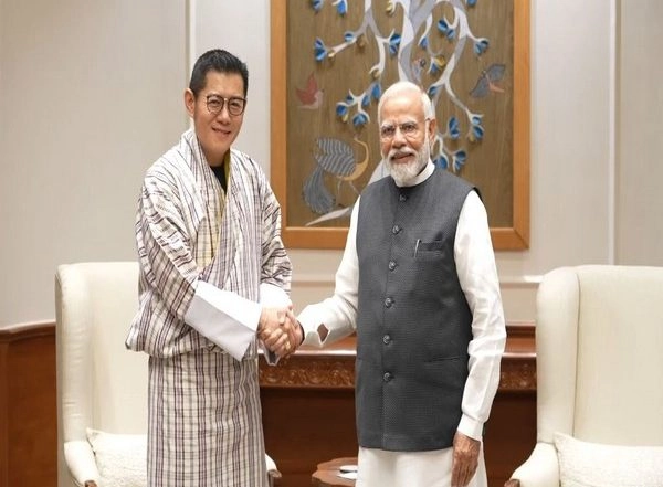 World News | King of Bhutan, Jigme Khesar Namgyel Wangchuck Meets PM Modi in Delhi