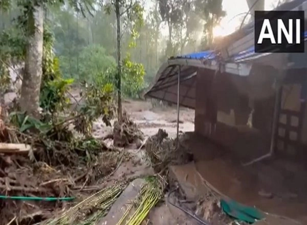 India News | One Dead in Kerala's Idukki as Heavy Rainfall Causes Widespread Damage, Orange Alert Issued