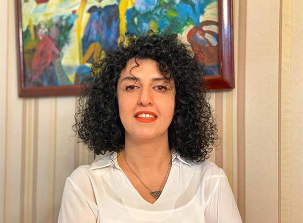 World News | Jailed Iranian Nobel Laureate Narges Mohammadi Goes on Hunger Strike Against Medical, Hijab Rules