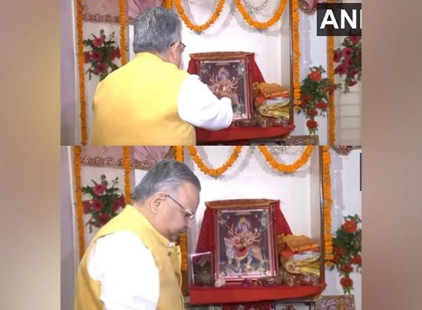 India News | Chhattisgarh Assembly Elections: Former CM Raman Singh Performs Pooja at His Residence