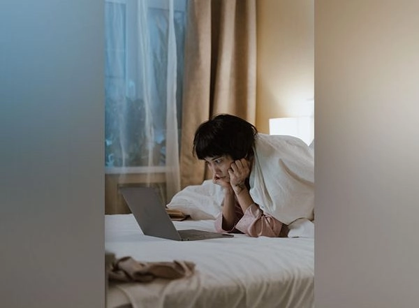 Science News | Poetry Can Help People Deal with Feelings of Loneliness: Study