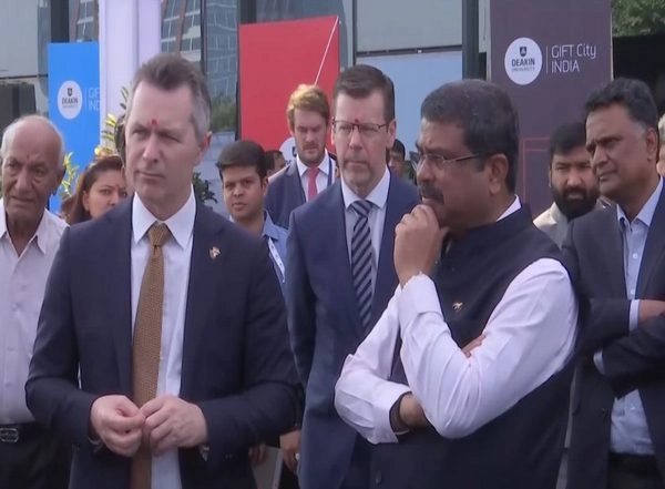 World News | Dharmendra Pradhan, His Australian Counterpart Visit GIFT City in Gujarat