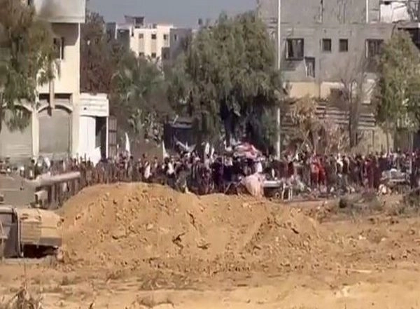 World News | Rafah Border: Thousands Pass Through Evacuation Corridor Opened for Civilians