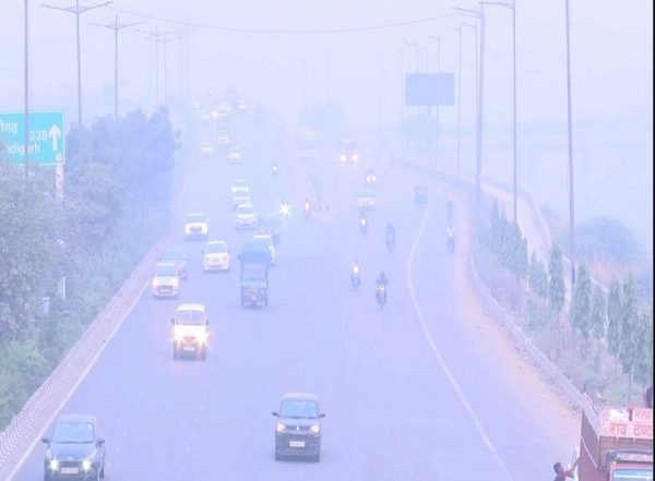 India News | No Physical Classes in Noida, Ghaziabad Schools Till Friday Amid Deteriorating Air Quality