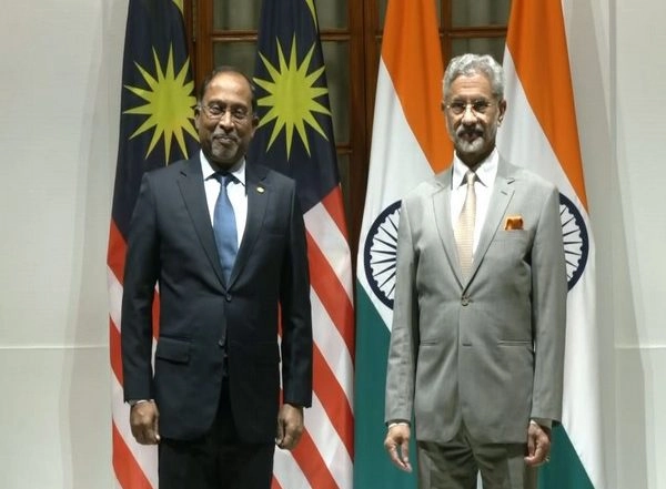 World News | Jaishankar Meets Malaysian Counterpart Ahead of Joint Commission Meeting in Delhi