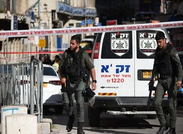 World News | Armed Palestinian Attempts to Infiltrate Israeli Town; Terror Threats Persist
