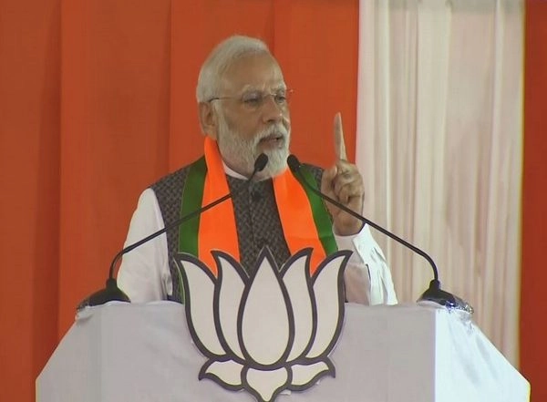 India News | Congress Did First Scam of Independent India in Defence: PM Modi
