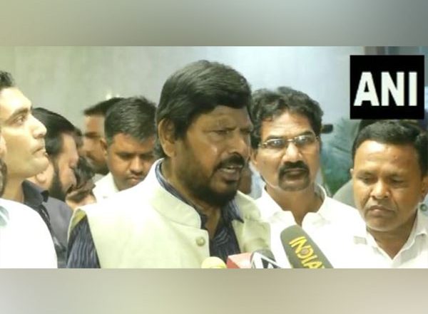 India News | Union Minister Ramdas Athawale Demands Nitish Kumar's Resignation over His Birth Control Remarks