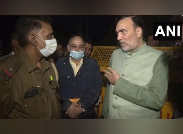 India News | Amid Deteriorating Air Quality Delhi Ministers Hit the Road for Implementation of Anti-pollution Measures