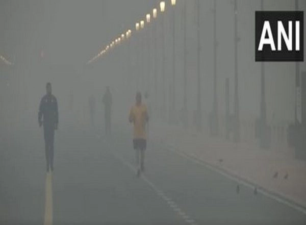 India News | Delhi's AQI Continues to Remain in 'severe' Category, Curbs Continue