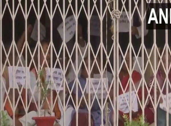 India News | Birth Control Remark Row: BJP MLA Protest Inside and Outside Assembly, Demand Bihar CM's Resignation