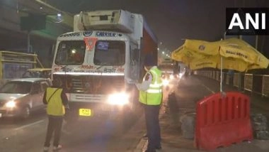 India News | Delhi Police Inspect Trucks at Ghazipur, Tikri Borders Amid Anti-pollution Restrictions