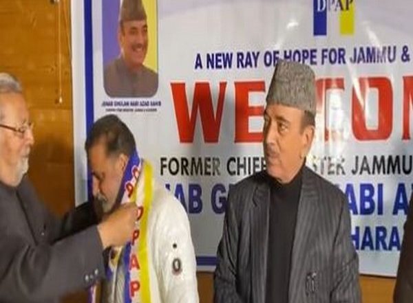 India News | J-K: Mehbooba Mufti's Cousin Sarwar Joins Ghulam Nabi Azad-led DPAP