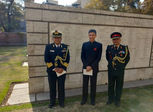 World News | Iran: Indian Envoy Pays Homage to Indian Soldiers Who Died in World Wars on Remembrance Day